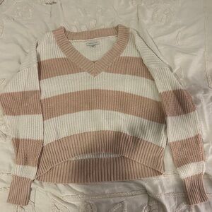 American Eagle Outfitters V-Neck Sweater - Cream and pink